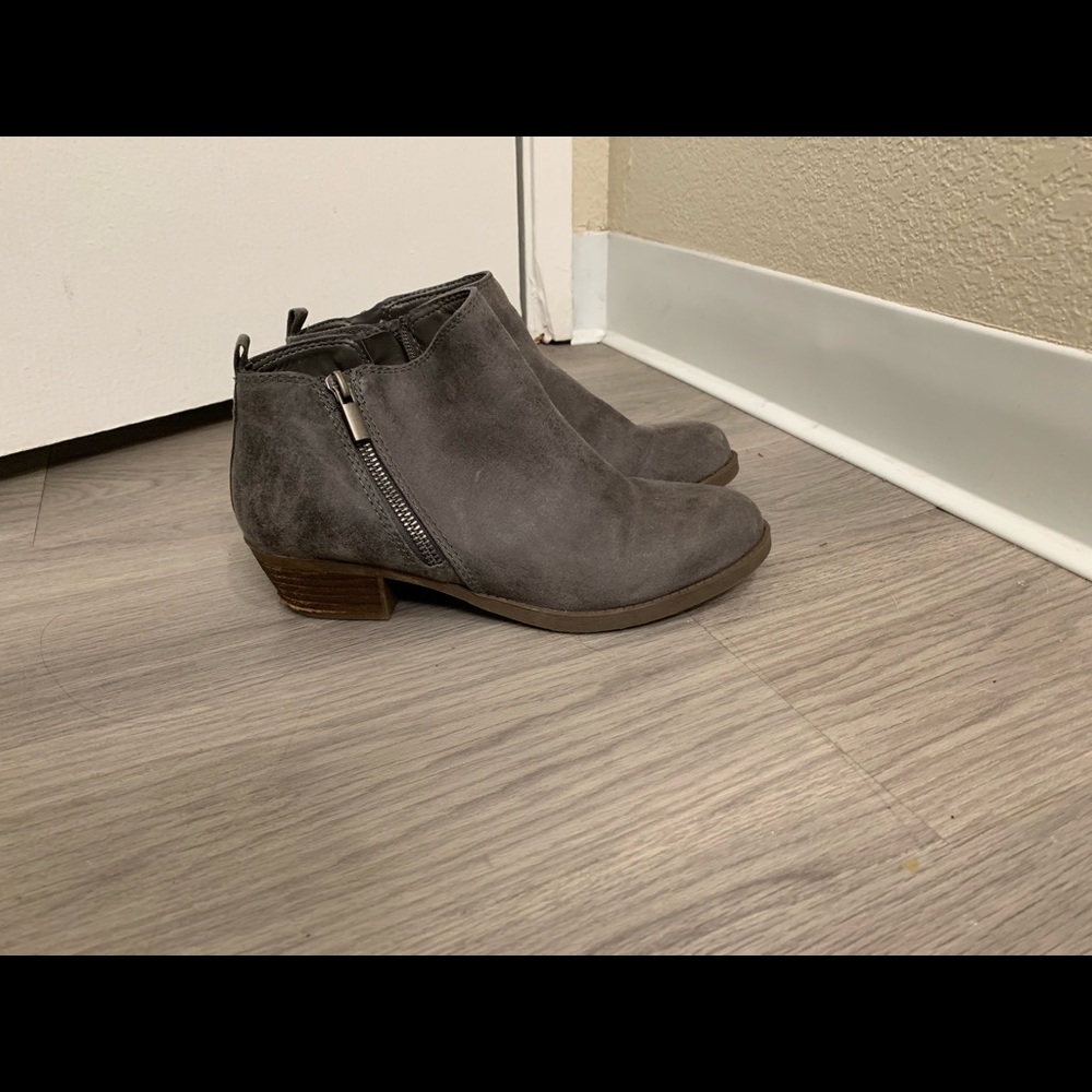 Women’s gray booties - Picture 3 of 9